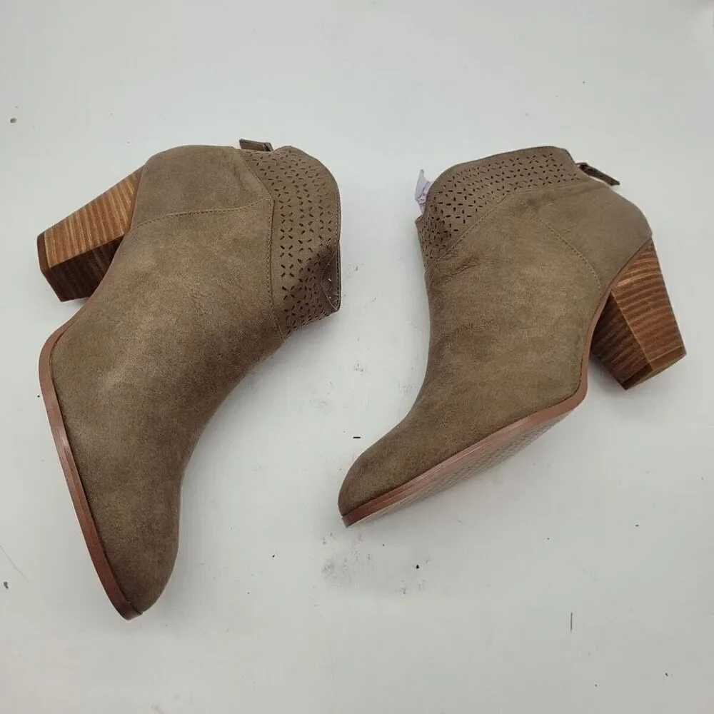 Red and Violet Jackson Lazer Cut Topline Booties tan taupe Size US size 6.5